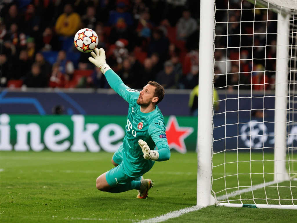 在湖人与 在湖人与